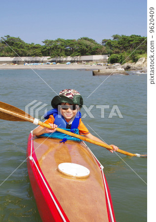 Small kayakers Small kayakers 9620409