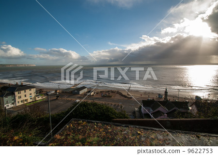 落在沿海城市的太陽 9622753