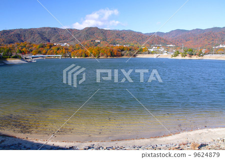 Mt. Rokko which gets in autumn leaves from Kitayama Reservoir "Seto Inland Sea National Park" Mt. Rokko which gets in autumn leaves from Kitayama Reservoir "Seto Inland Sea National Park" 9624879