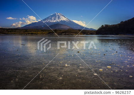 Shoin湖的富士山 9626237