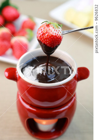 Chocolate fondue 9626832