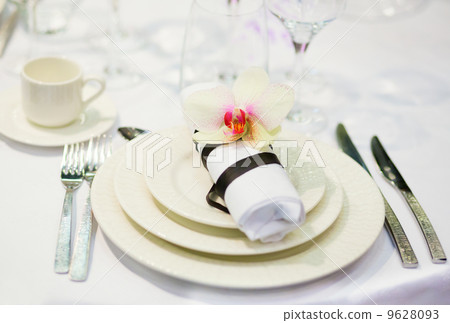 Table set for an event party or wedding reception 9628093
