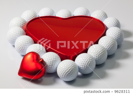 Red and white hearts 9628311