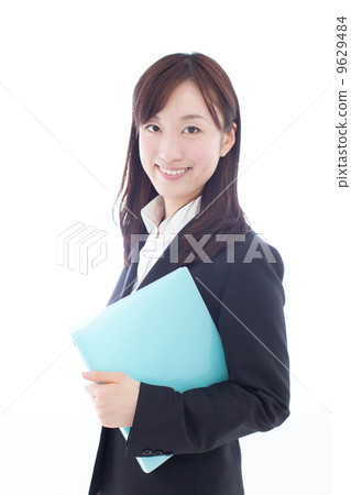 拿著文件的婦女 拿著文件的婦女 9629484