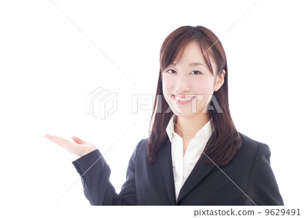指導的女性 9629491