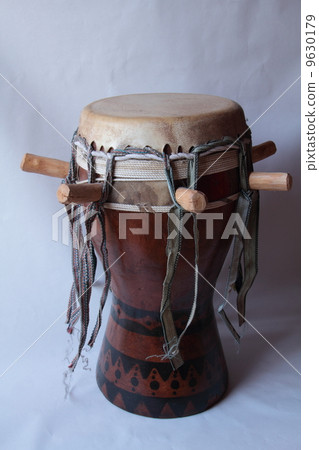 來自西非塞內加爾的Sabar鼓（西非塞內加爾的Savar Drum） 9630179