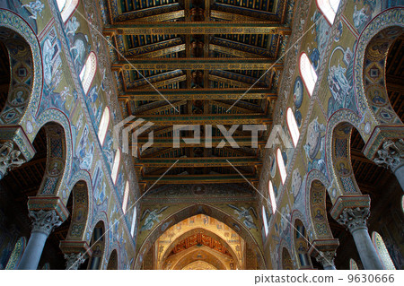 The interior Cathedral-Basilica of Monreale 9630666