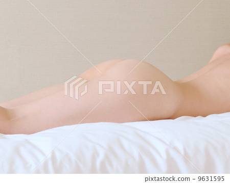 Young lady's hips 9631595