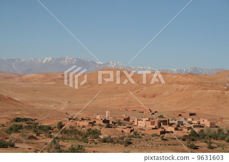 Atlas Mountains from Ait Ben Haddou in Morocco 9631603