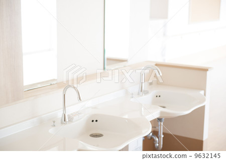 Nursing facility washroom 9632145