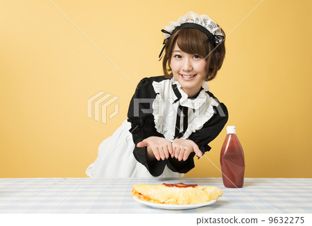 女傭提供煎蛋 9632275