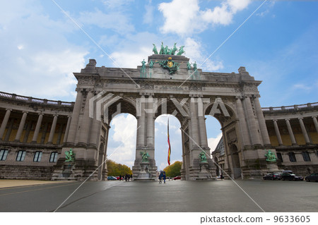 The Triumphal Arch in Brussels 9633605