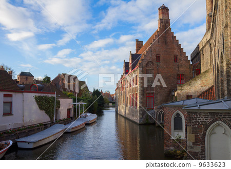 canal street of old town, Bruges 9633623