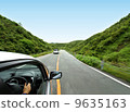 開車在山路上 9635163