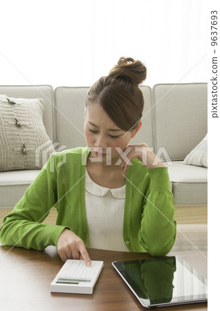 入不敷出 9637693