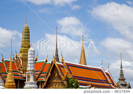 Wat Phra Kaew. Wat Phra Kaew. 9637894