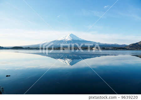 Upside-down Fuji 9639220