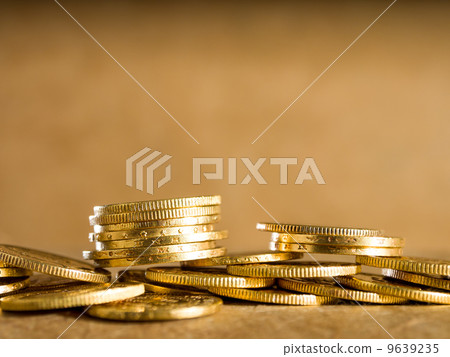 Lots of gold coins 9639235