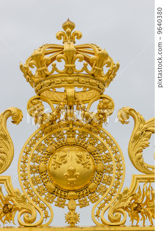 Golden ornate gate of Chateau de Versailles Golden ornate gate of Chateau de Versailles 9640380