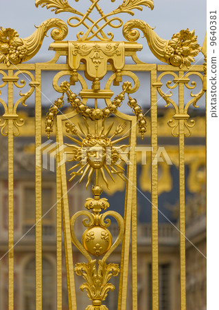 Golden ornate gate of Chateau de Versailles Golden ornate gate of Chateau de Versailles 9640381