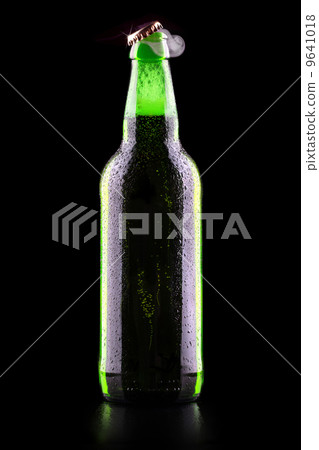 open wet beer bottle open wet beer bottle 9641018