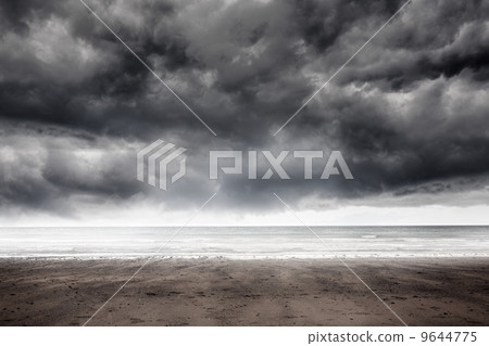 Stormy weather by the sea 9644775