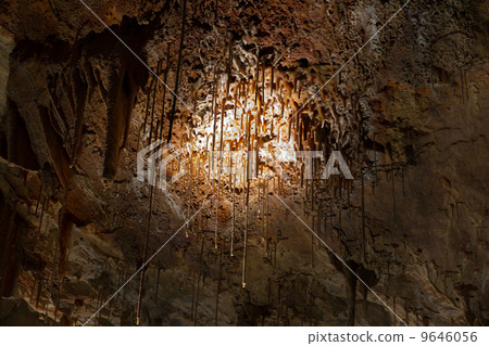 Stalactite stalagmite cavern 9646056