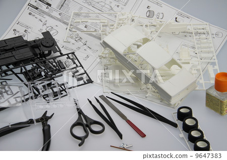 Enjoy the plastic model 9647383