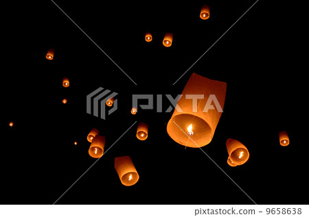 Floating lantern, Yi Peng Balloon Festival in Chiangmai Thailand 9658638