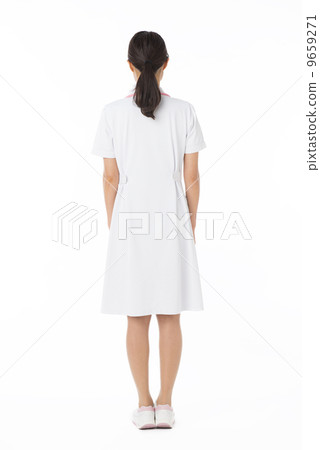 A lady in white 9659271