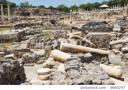 Ancient ruins Ancient ruins 9660247