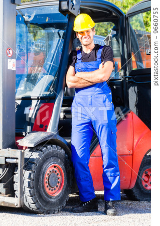 Builder driving site pallet transporter or lift fork truck Builder driving site pallet transporter or lift fork truck 9660755