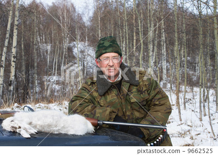 The hunter The hunter 9662525