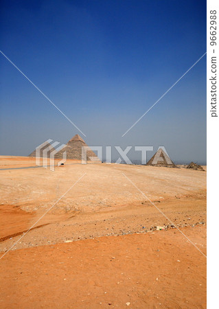 Pyramid of Giza 9662988