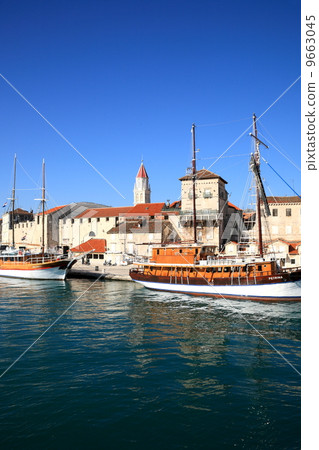 特羅吉爾 9663045