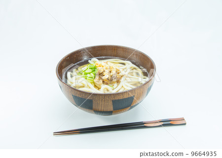 Meat noodles 9664935