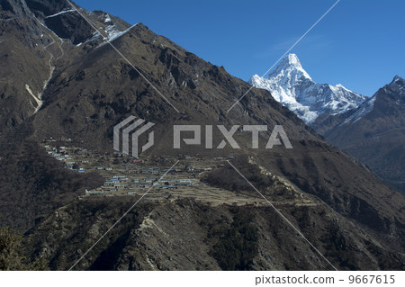 Village of Amadabram and Porze 9667615