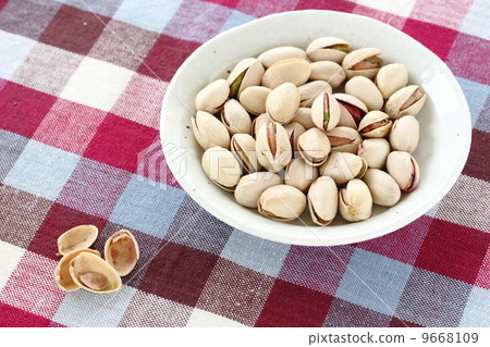 Pistachio 9668109