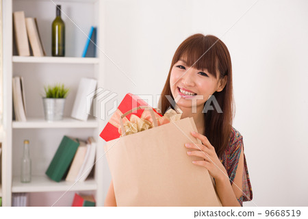 asian girl shopping asian girl shopping 9668519
