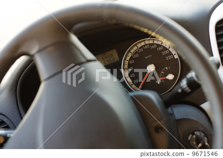 Steering wheel and dashboard Steering wheel and dashboard 9671546