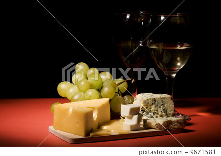 Wine and cheese still-life Wine and cheese still-life 9671581