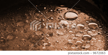 Abstract image of oil drops in water 9672063
