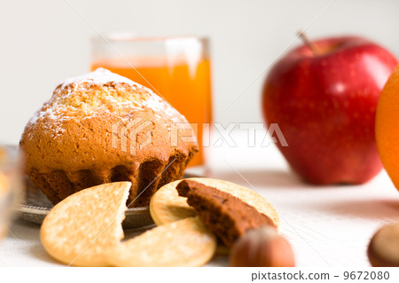 Muffin with juice 9672080