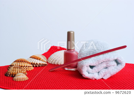 foot pedicure applying 9672620