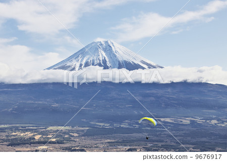 滑翔傘和富士山 滑翔傘和富士山 9676917