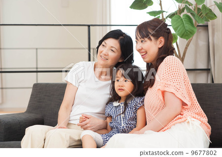Three generations family 9677802