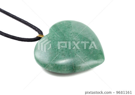Aventurine heart with leather string 9681161