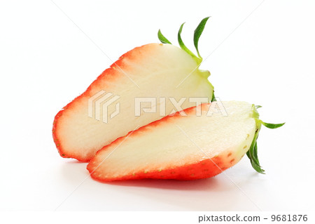 Half cut of strawberries Half cut of strawberries 9681876