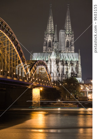 Dom in Cologne at sunset 9683155