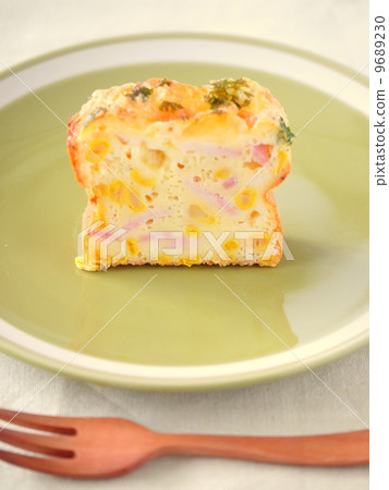 Caesare cut version of corn and mozzarella Caesare cut version of corn and mozzarella 9689230